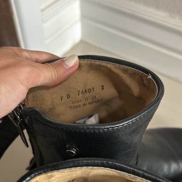 COPY - FRYE mint condition biker ankle boots booties leather - Picture 4 of 5